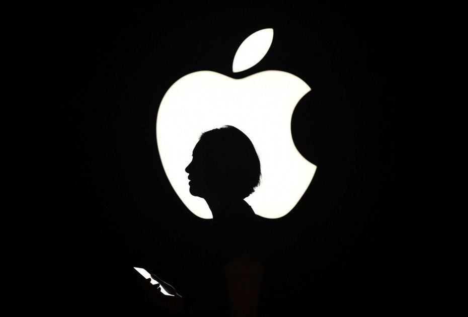 apple-sign-dark.jpg