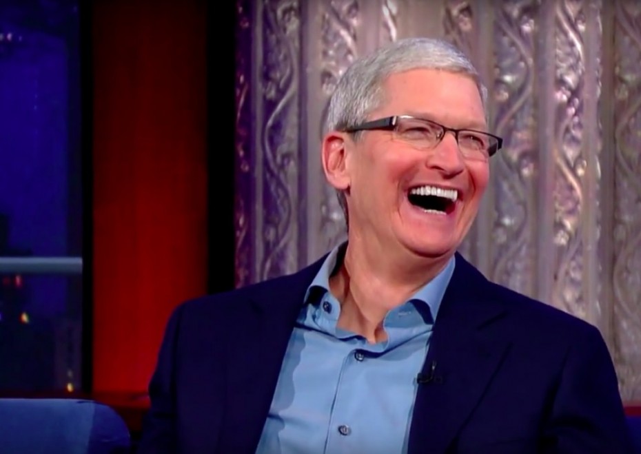 Tim-Cook-September-2015-The-Daily-Show-with-Stephen-Colbert-image-002-1024x726.jpg