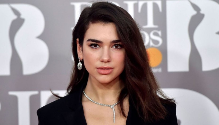 Dua Lipa: Θα ερμηνεύσει το τραγούδι του επόμενου James Bond;