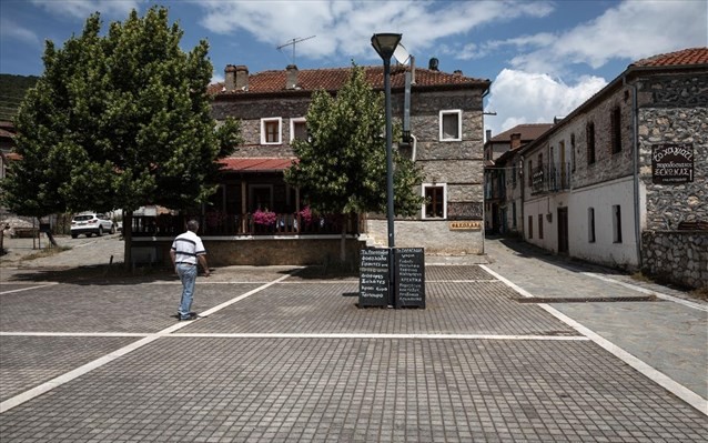 Στο χωριό Ψαράδες οι υπογραφές για τη συμφωνία στο Σκοπιανό