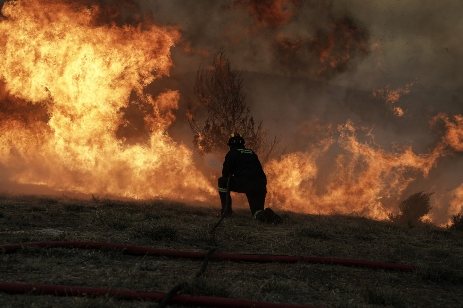 Ξεπέρασαν τους 90 οι νεκροί της πύρινης λαίλαπας