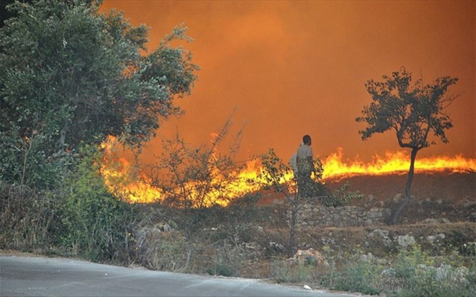 Υπό μερικό έλεγχο τα πύρινα μέτωπα στην Κεφαλονιά