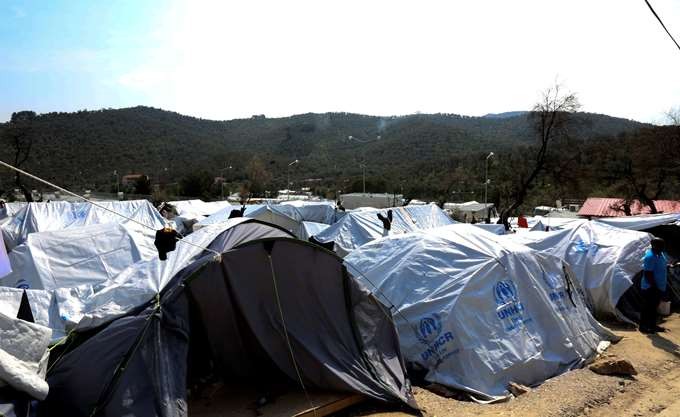 Μυτιλήνη: Ακόμα 400 πρόσφυγες έρχονται προς Πειραιά