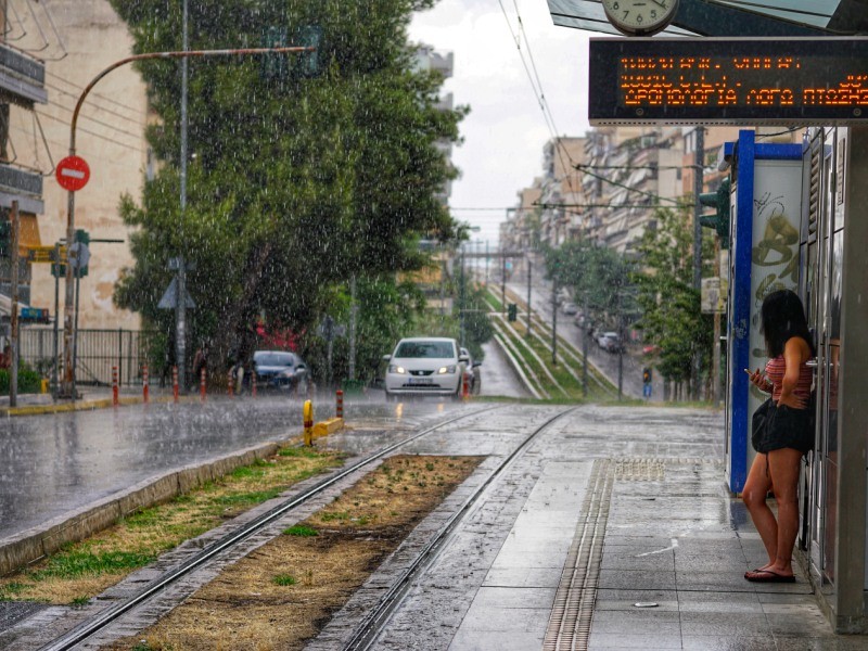 Ζέστη και βροχές για τον καιρό της Τετάρτης