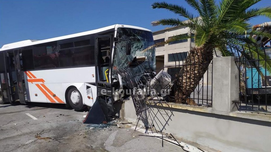 Θεσσαλονίκη: 12 τραυματίες από ατύχημα με λεωφορείο των ΚΤΕΛ