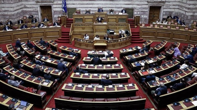 Το ΚΙΝΑΛ ζητά συζήτηση στη Βουλή για τον εμβολιασμό κατά του κορονοϊού