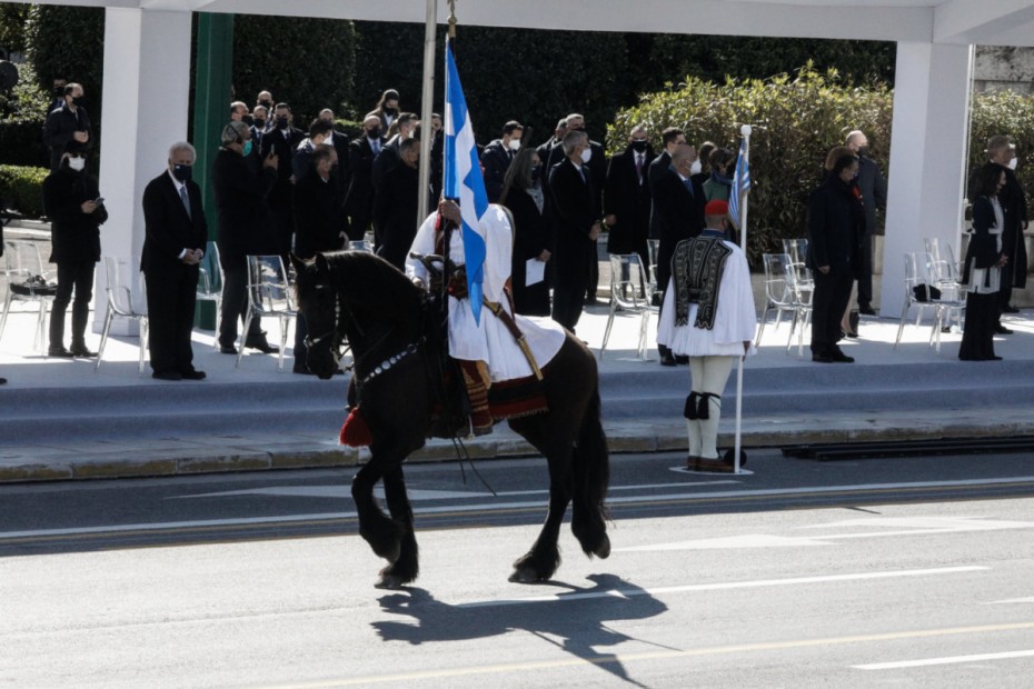 Μεγαλοπρεπής η στρατιωτική παρέλαση για την εθνική μας επέτειο