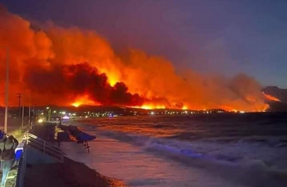 Φωτιά στο Σχίνο: Νέα αναζωπύρωση - Εκκενώνεται ο οικισμός Παπαγιαννέικα