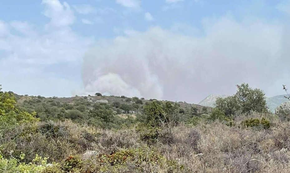 Καλύτερη η εικόνα από τη φωτιά στην Αν. Μάνη