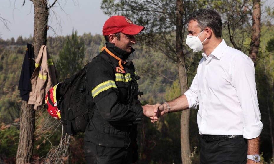 Στην Ηλεία ο Κ. Μητσοτάκης: 'Αμεσα αυτοψίες και μελέτη για πρόληψη άλλων καταστροφών