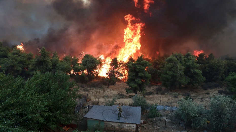 Ηράκλειο: Σε εξέλιξη πυρκαγιά σε περιοχή του Δήμου Μαλεβιζίου