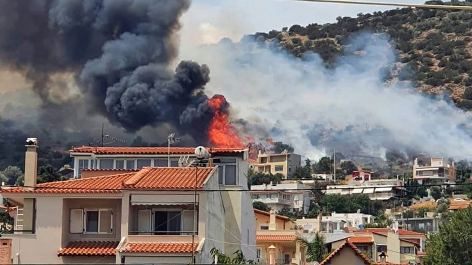 Σε ύφεση η πυρκαγιά στη Λούτσα 